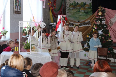 Новорічний дитячий мюзикл на новий лад "Вовк та семеро козенят"